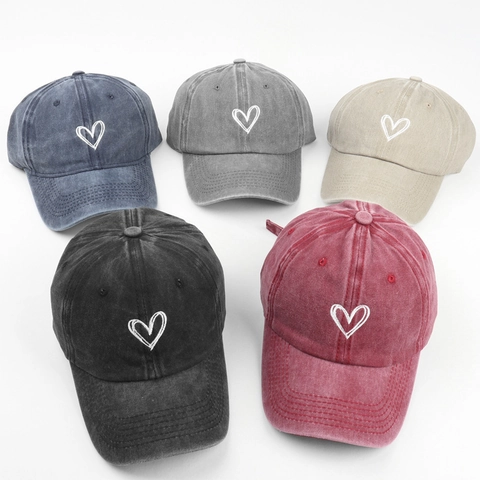 Casquette De Baseball Délavée Brodée Cœur Vintage Ajustable Souple Chapeau Décontracté Pour Hommes Femmes