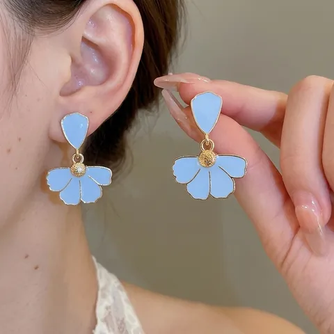 Franse Stijl Zoete Blauwe Bloembladje Oorknopjes Legering Emaille Sieraden Met Zilveren Oorpunt Voor Dames