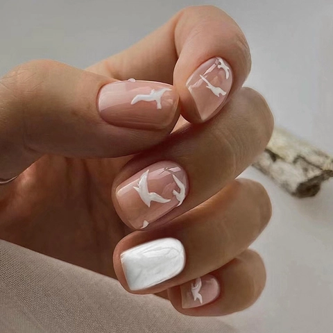 Press On Nails White Seagull Pattern 3D Relief Square Shape Fake Nails Glossy Resin Manicure Tool For Women Daily Wear