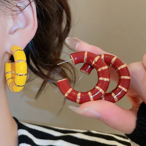 Vintage Französische C-Creolen Emaille Vergoldet Legierung Gestreift Elegant Täglicher Schmuck Für Damen Mit Silbernem Ohrstecker