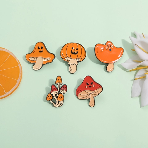 Cartoon Halloween Mushroom Enamel Brooch Pumpkin Ghost Face Alloy Lapel Pin For Bags Clothing Decoration Fun Jewelry Accessory