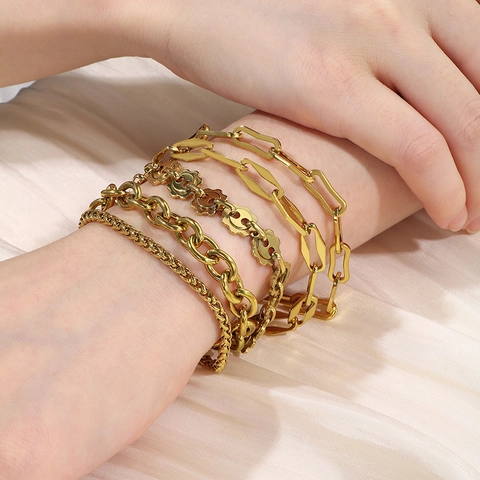 Bracciale In Acciaio Inossidabile Alla Moda Placcato Oro 18K Design Di Nicchia Catena Cubana Gioielli Donne