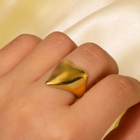 Herzförmiger Edelstahl Ring Verstellbar Vergoldet Wasserdicht Asymmetrisch Polierter Minimalistischer Schmuck Damen