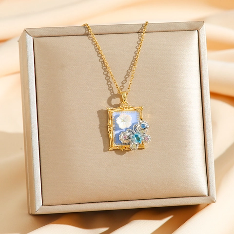 Collier Pendentif Papillon Style Peinture À L'Huile Monet Vintage Acier Titane Fleur Coquillage Strass Pour Femmes