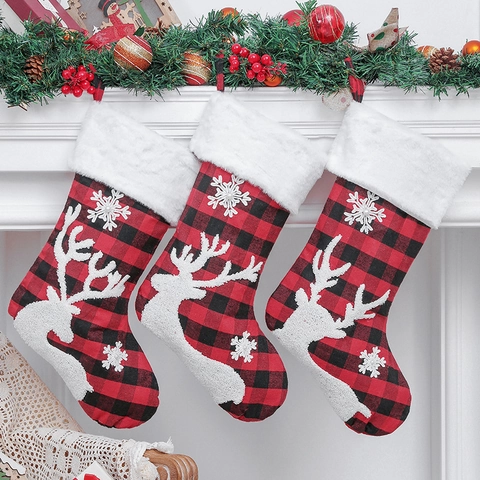 Calza Di Natale Quadri Rossi E Neri Ricamo Renna Fiocco Di Neve Pelliccia Sintetica Decorazione Appesa Sacco Regalo