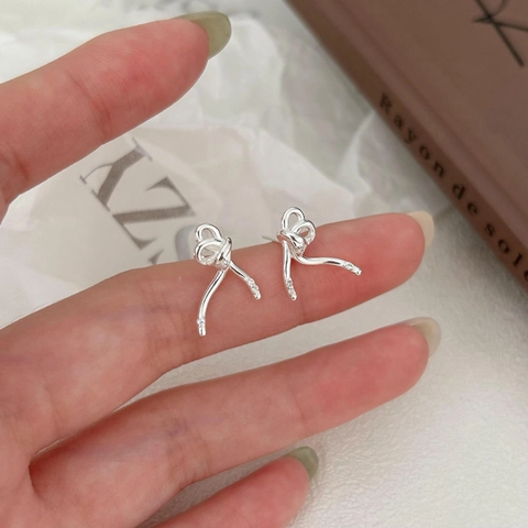 Elegante Schleifenband Ohrstecker Mit 925 Sterling Silber Ohrringpfosten Und Zirkonia Minimalistischer Stil Für Frauen