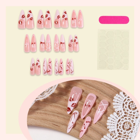 Lange Almond Stiletto Press On Nagels Rode Kers Lip Boog Patroon Faux Kunstparel Diamant Decor Franse Stijl DIY Manicure