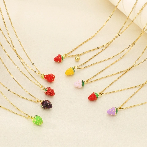 Collier Pendentif Fruit Fraise En Émail Coloré Chaîne En Acier Inoxydable Doré Pour Femmes Bijoux Pastoraux