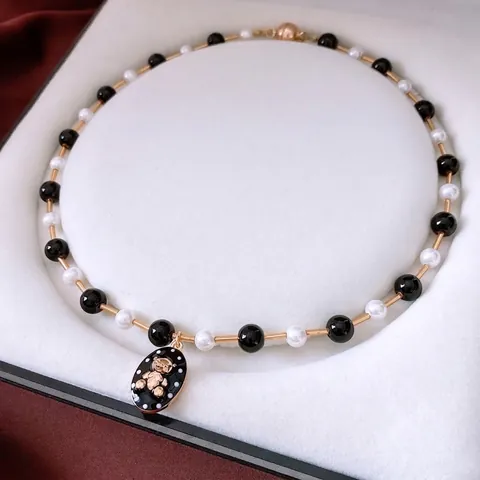 Collar Con Colgante De Oso Retro Cuentas Imitación Perla Artificial Vidrio Aleación Cobre Oval Polka Dot Joyería Para Mujer Negro Blanco Oro