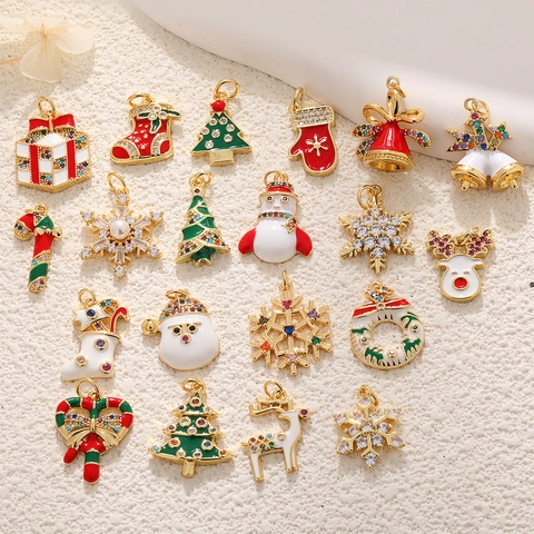 Colgantes De Navidad De Cobre Chapado En Oro Con Esmalte Circón Para Hacer Joyas DIY Diseños Reno Copo De Nieve Árbol
