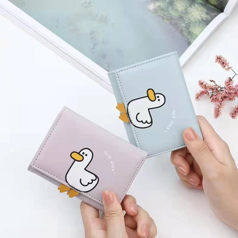 Cartera Triple Para Mujer Con Estampado De Pato Dibujos Animados Cuero PU Monedero Corto Portatarjetas Con Ventana De Foto Estilo Dulce
