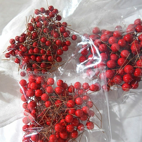 Artificial Berry Stems Foam Plastic Iron Wire Christmas DIY Wreath Decoration Vibrant Colorful Festive Home Decor
