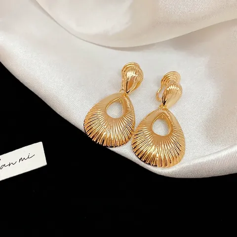 Alloy Teardrop Hollow Earrings Ribbed Texture Vintage Metallic Style With 925 Sterling Silver Earring Post For Women