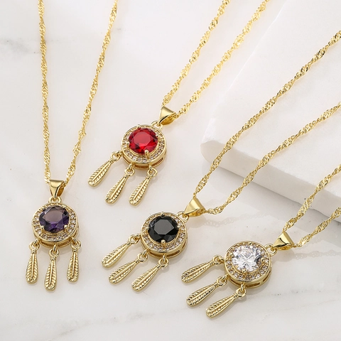 Collier Pendentif Attrape Rêves Élégant Cuivre Zircon Plaqué Or Plume Gland Style Vintage Pour Femmes