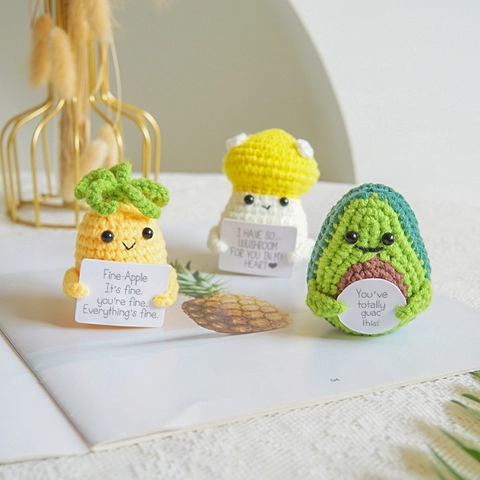 Handmade Crochet Knitted Vegetable Fruit Mini Dolls Positive Energy Encouraging Card Desktop Ornaments Cute Funny Gifts