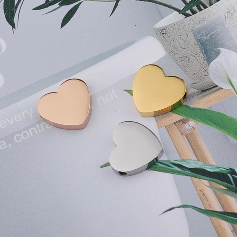 Colgantes En Forma De Corazón Pulido Espejo 304 Acero Inoxidable Charms Para DIY Joyería Elegante Cuentas De Agujero Pequeño