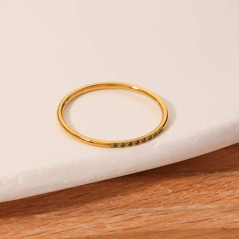 Bague En Zircone Vert Émeraude Acier Inoxydable Plaqué Or 18 Carats Anneau Mince Bijoux Inoxydables Pour Femmes Tendance Cadeau