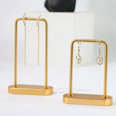 Golden Metal Earring Display Stand Minimalist Jewelry Organizer Rack For Studs Dangle Earrings Modern T-Bar Design