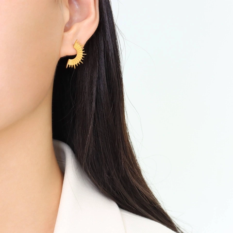 Sunburst Fan Ohrstecker 18K Vergoldet Titanstahl Geometrisch Halbmond Französisch Retro Minimalistisch Schmuck Für Damen