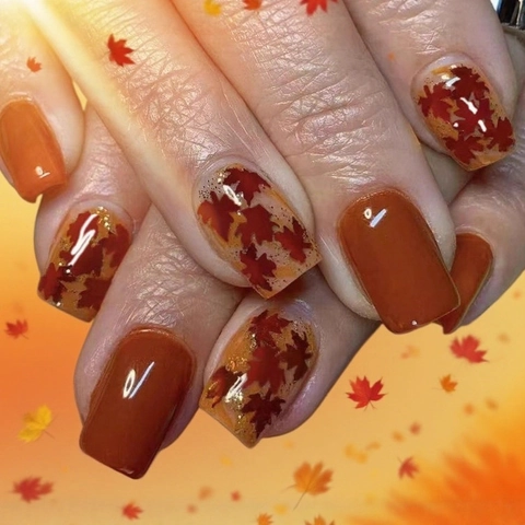 Korte Vierkante Press On Nagels Herfst Esdoornblad Patroon Oranje Bourgogne Glanzende Kunstnagels Met Gouden Glitter