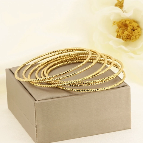 Roestvrijstalen Armbanden Multi Layered Dun Getextureerd Geometrisch Stapelbaar Goudkleurig Dames Mode