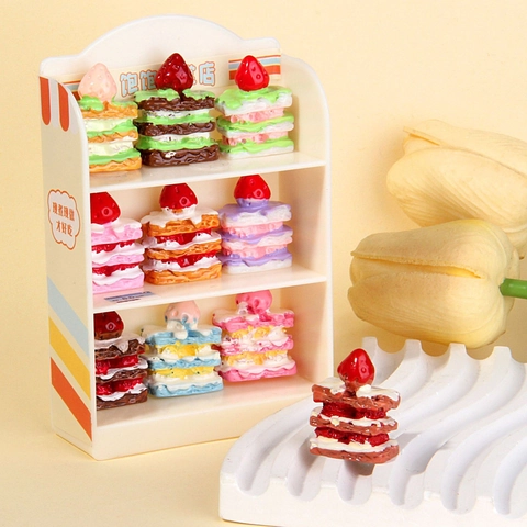 Realistische Miniatur Napoleon Erdbeerkuchen Harz Charms DIY Schmuckherstellung Haarnadel Zubehör Süßes Dessert Essen Spielzeug