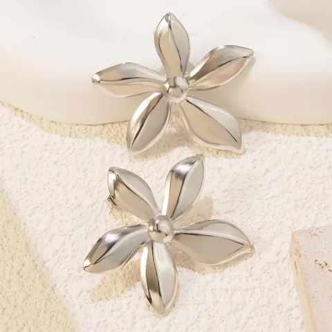 Geometric Stainless Steel Earrings For Women Heart Flower Star Butterfly Shapes Aesthetic Minimalist Plated Jewelry Accessory