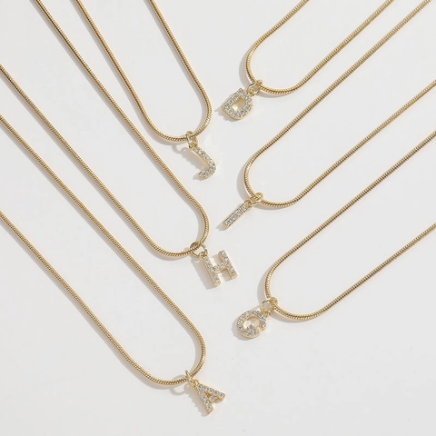 Ketting Met Initiale Letter Hanger Titanium Staal Verguld Zirkonia Platte Slangenketting Retro Sieraden Voor Dames