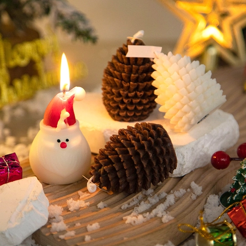 Christmas Scented Candles Santa Claus Snowman Christmas Tree Pinecone Shape Soy Wax Handmade Smokeless Aromatherapy Gift