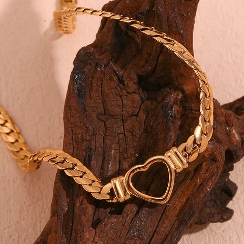 Fashion Stainless Steel Hollow Heart Pendant Necklace For Women Electroplated Minimalist Cuban Link Chain Choker Jewelry Gift
