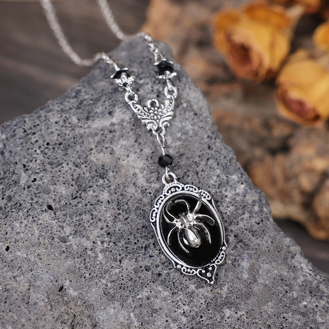 Collier Pendentif Vintage Gothique Alliage Pierre Noire Chauve-Souris Araignée Squelette Sorcière Bijoux Halloween Pour Femmes