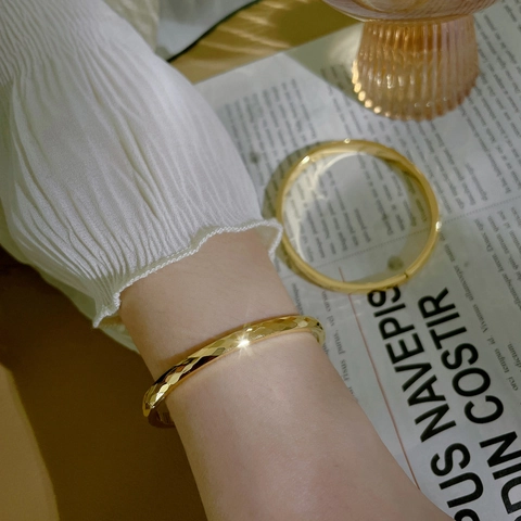 Geometric Faceted Bangle 18K Gold Plated Stainless Steel Hammered Texture Minimalist Elegant Bracelet For Women