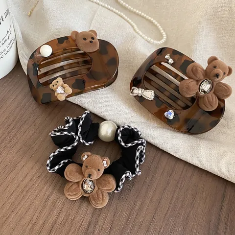 Pinza Para El Cabello De Oso Flocado Y Coletero De Tela A Cuadros Con Pedrería Perlas Artificiales Elegante Patrón Carey Para Mujeres