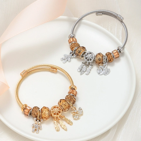 Roestvrijstalen Draad Bedelarmband Met Legering Beer Zwaan Dromenvanger Hangers Kristallen Kralen Voor Dames