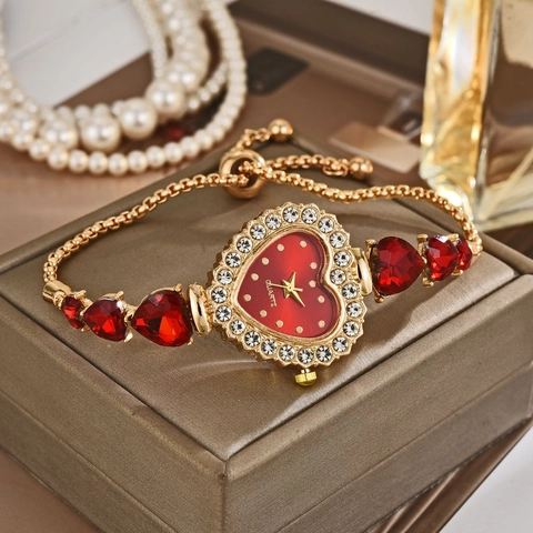 Luxury Heart Shaped Rhinestone Bracelet Watch For Women Elegant Alloy Quartz Wristwatch Fashion Ladies Jewelery Bracelet Clock