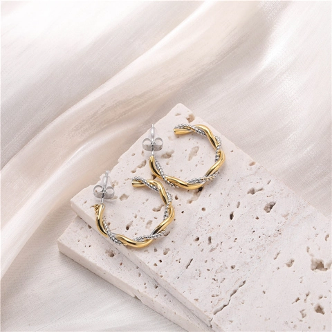 Orecchini a Cerchio Intrecciati Bicolore in Acciaio Inossidabile Placcato Oro 18K Orecchini Geometrici a C per Gioielli Donna