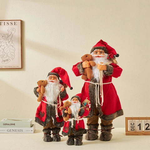 Classic Red Christmas Santa Claus Figurine Plush Fabric Ornament Holding Teddy Bear With Gift Bag For Holiday Desktop Decor