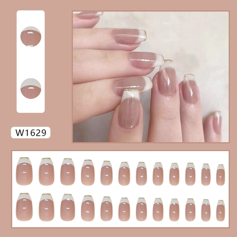 Unghie Finte French Tip Bianche Lunghe Forma Coffin Ballerina Bordo Dorato ABS Lucido Base Rosa Nude Per Donne