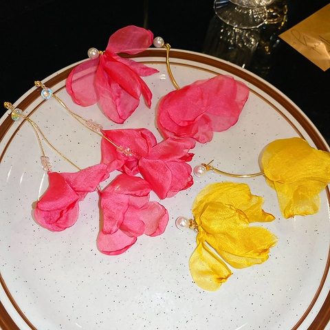 Elegante Spitze Blumen Tropfenohrringe Mit Kunstperlen Kristall Und Silbernen Ohrsteckern Romantische Handgefertigte Damen