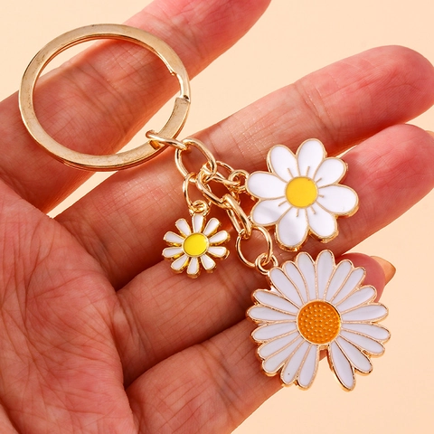 Llavero De Margarita Aleación De Zinc Esmalte Floral Colgante Para Bolso Pastoral Dulce Para Mujeres Niñas