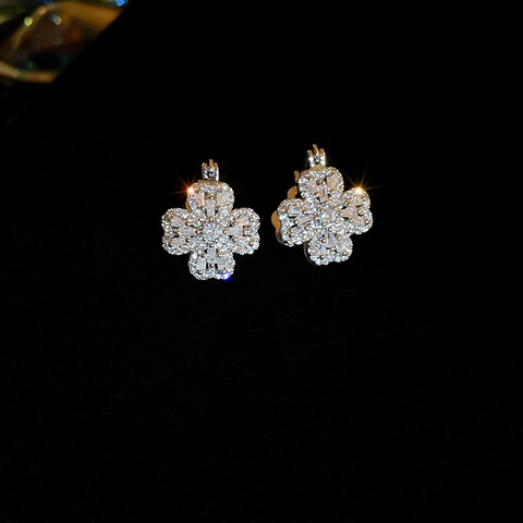 Vierblättriges Kleeblatt Creolen Kupfer Zirkonia Mit Edelstahl Ohrring Post Blumen Schmuck Für Frauen Silberfarben