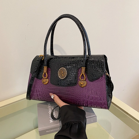 Retro Leopard Print PU Leather Handbag Women Vintage Crocodile Embossed Crossbody Bag With Golden Lion Hardware Elegant