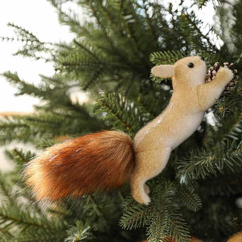 Christmas Squirrel Hanging Ornament Foam Flocked Realistic Faux Fur Tail With Pinecone Tree Decoration Desktop Figurine