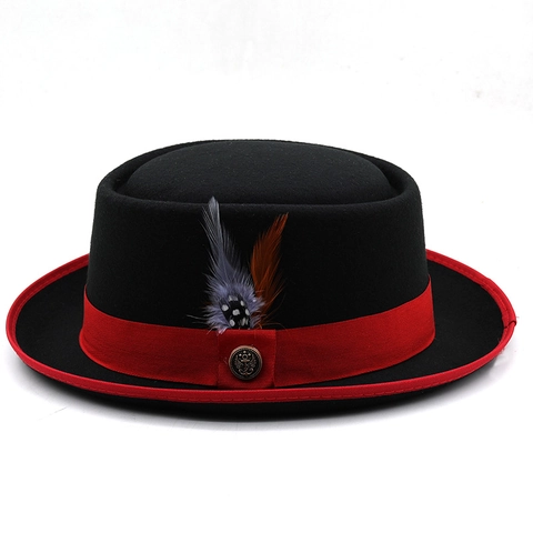Retro Pork Pie Hat Wool Felt Flat Top Jazz Cap With Red Ribbon Feather Metal Anchor Badge British Style Unisex