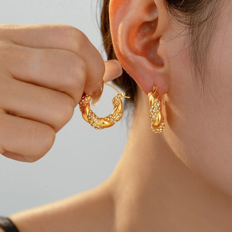 Titanium Steel Twisted Hoop Earrings U Shaped Rhinestone Inlaid Fashion Jewelry For Women Minimalist Commuter Accessoires