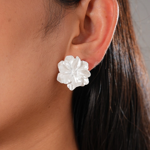 Pendientes De Aleación Perla Artificial De Imitación Resina Flor Con Poste De Plata Estilo Retro Elegante Accesorio Para Mujeres