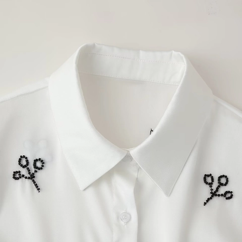 Witte Damesblouse Met Lange Mouwen Overhemd Met Revers En Bladkralen Met Heupriem Elegante Kantoortops