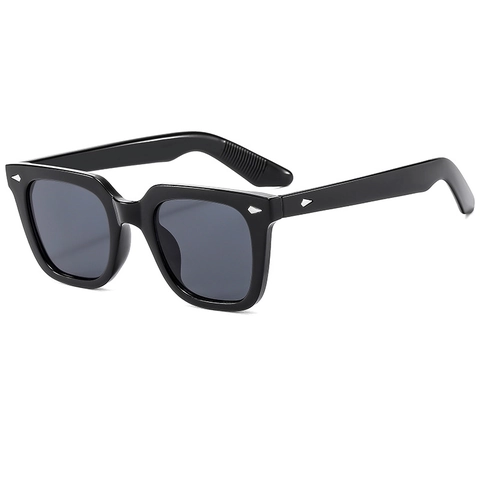 Vintage Square Sunglasses Men Women UV400 Protection Retro Rectangular Eyewear Trendy Plastic Metal Rivet Fashion Shades