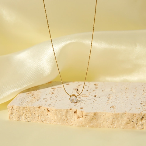 Collar Con Colgante De Circonita Cúbica Redonda Minimalista Acero Inoxidable Chapado En Oro De 18K Para Mujer Estilo Niche