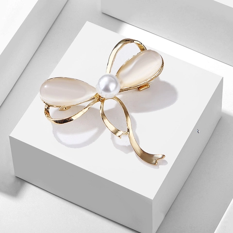 Elegante Broche De Lazo Aleación Tono Dorado Con Perla Artificial De Imitación Y Piedra Ojo De Gato Para Mujer Traje Cárdigan Joyería